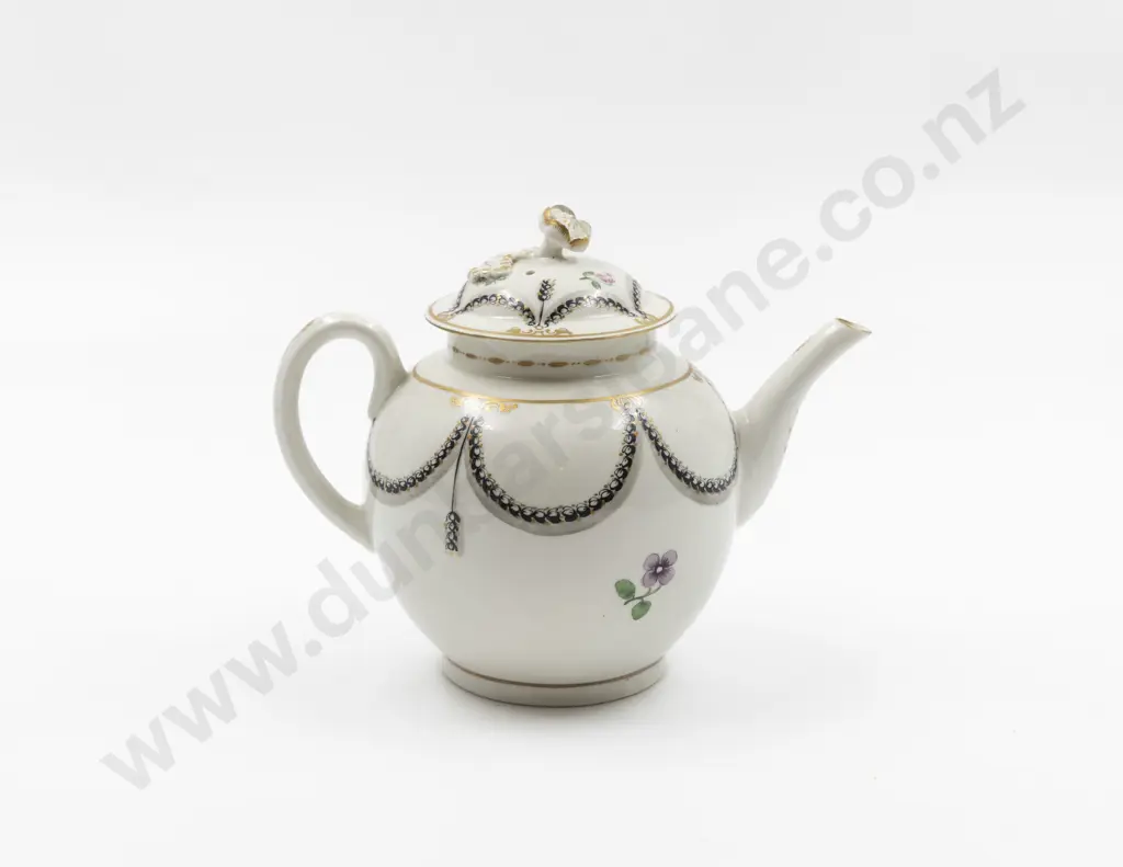 Late C18th Possible Worcester Teapot Image 1++