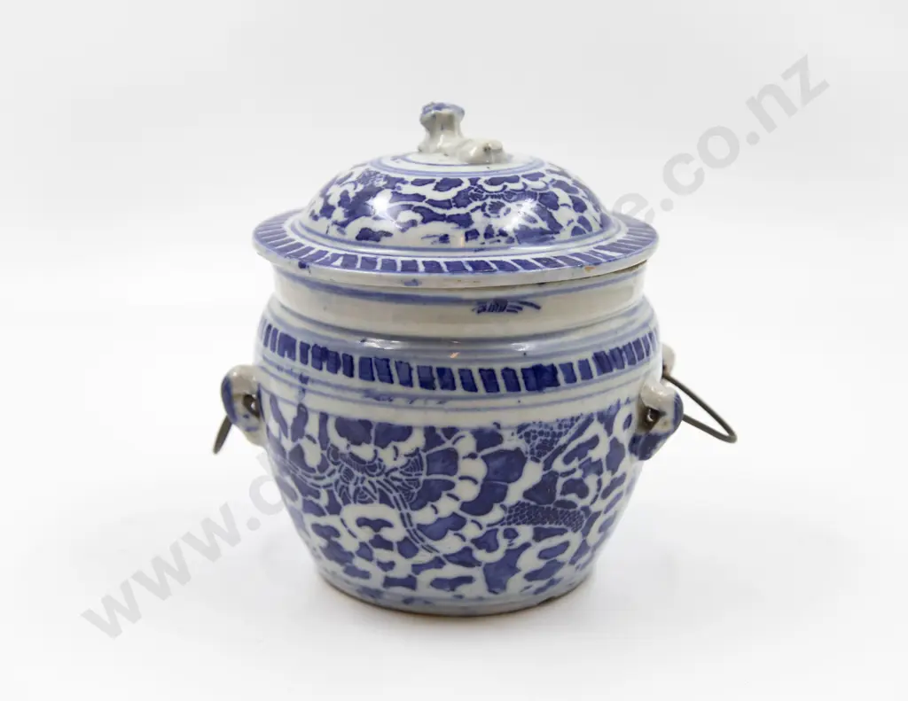 Provincial Ming Underglaze Blue Storage Jar & Cover Image 1++