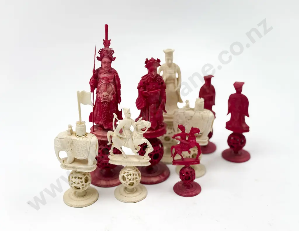 Late C19th Ivory Stained Red Chess Set Image 1++