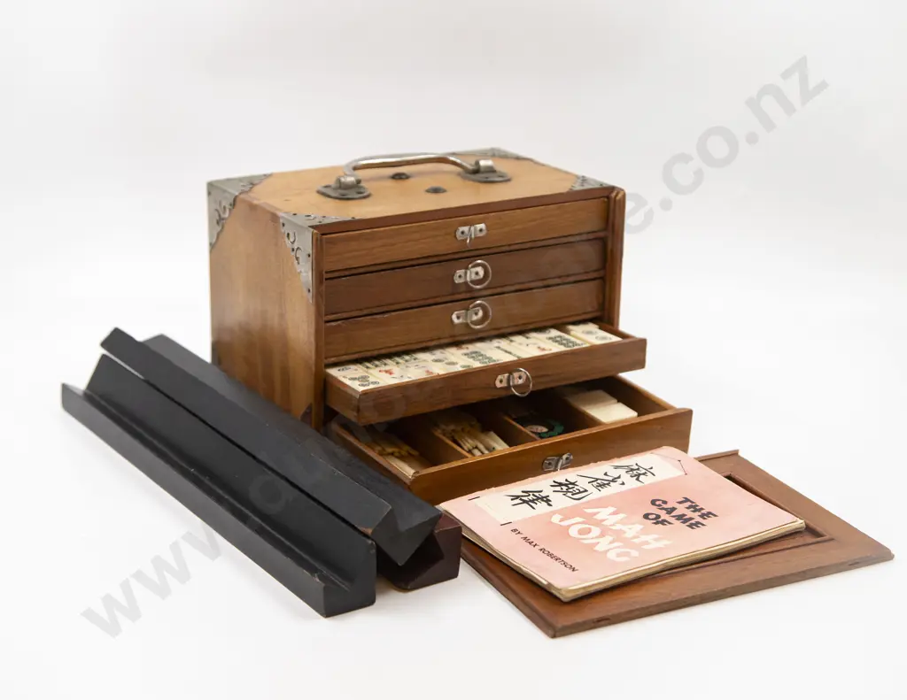 Cased Bone & Bamboo Mahjong Set Image 1++