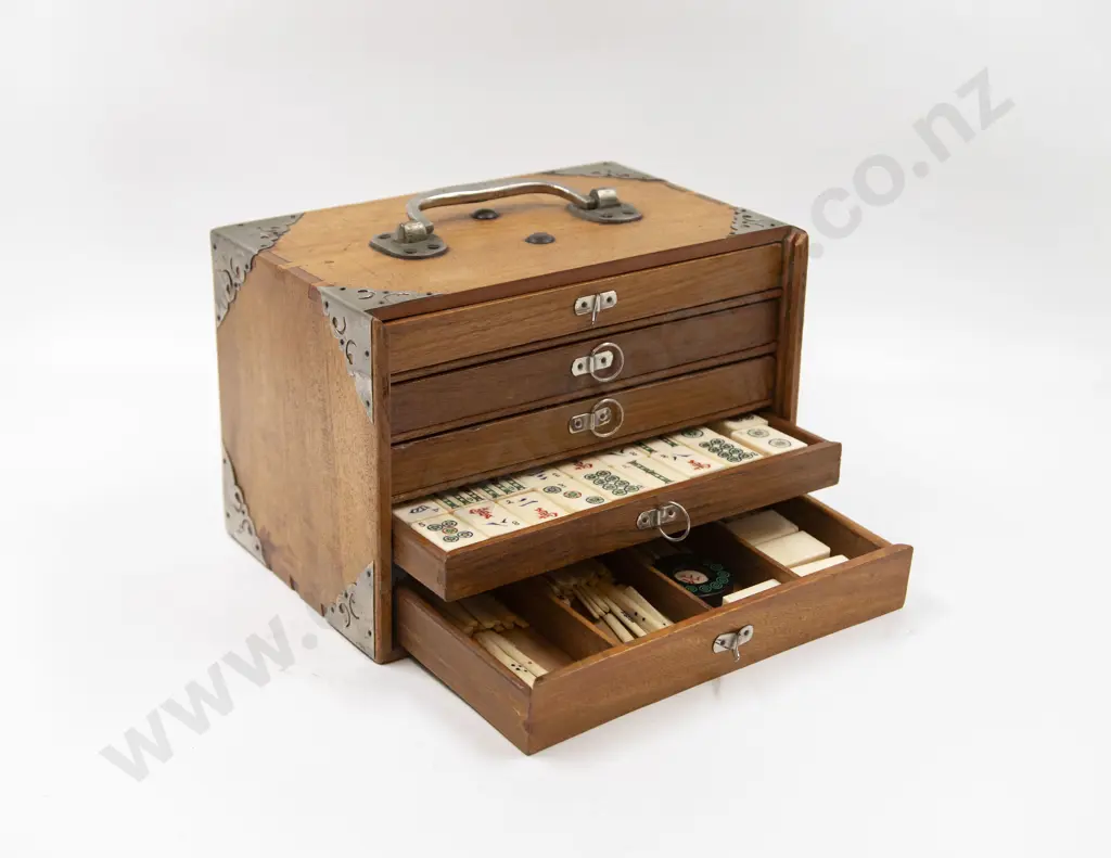 Cased Bone & Bamboo Mahjong Set Image 1++