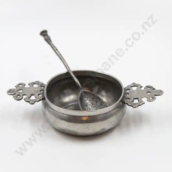 Late C18th Early C19th Pewter Porringer & Seal Top Spoon
