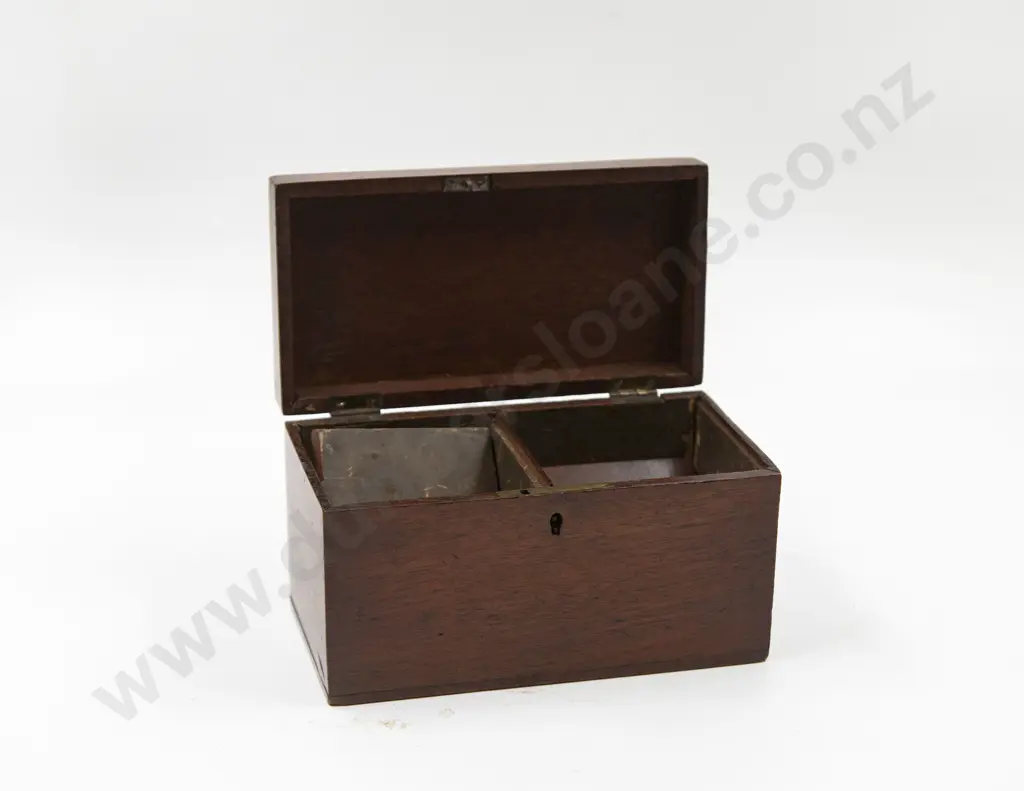 Victorian Walnut Two Section Interior Tea Caddy Image 1++
