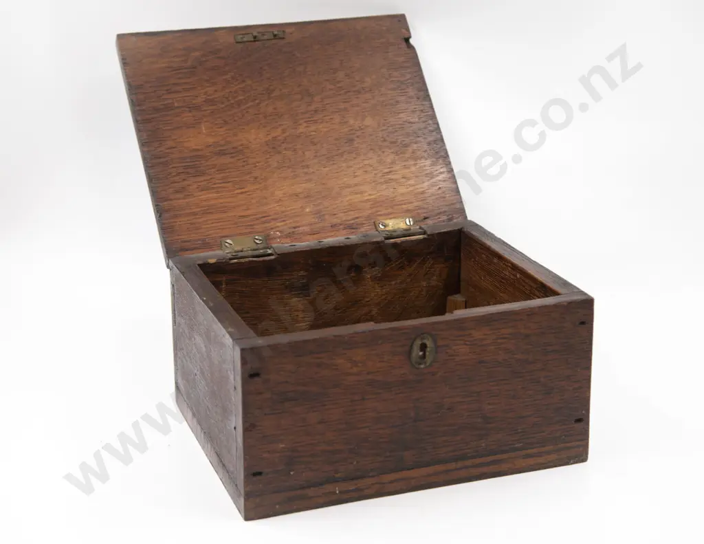 Late Victorian Heavy Oak Panel Work Box Image 1++