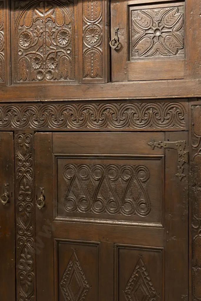 C17th Oak Court Cupboard Image 1++