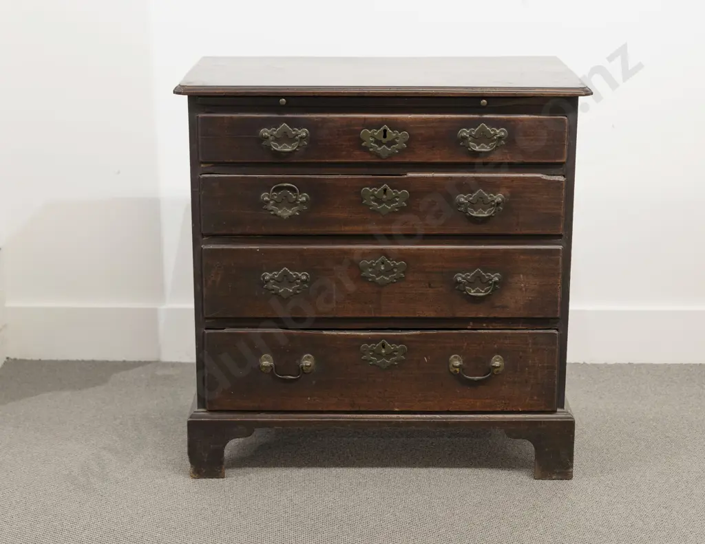 Attractive Geo III Mahogany Bachelor's Chest Image 1++