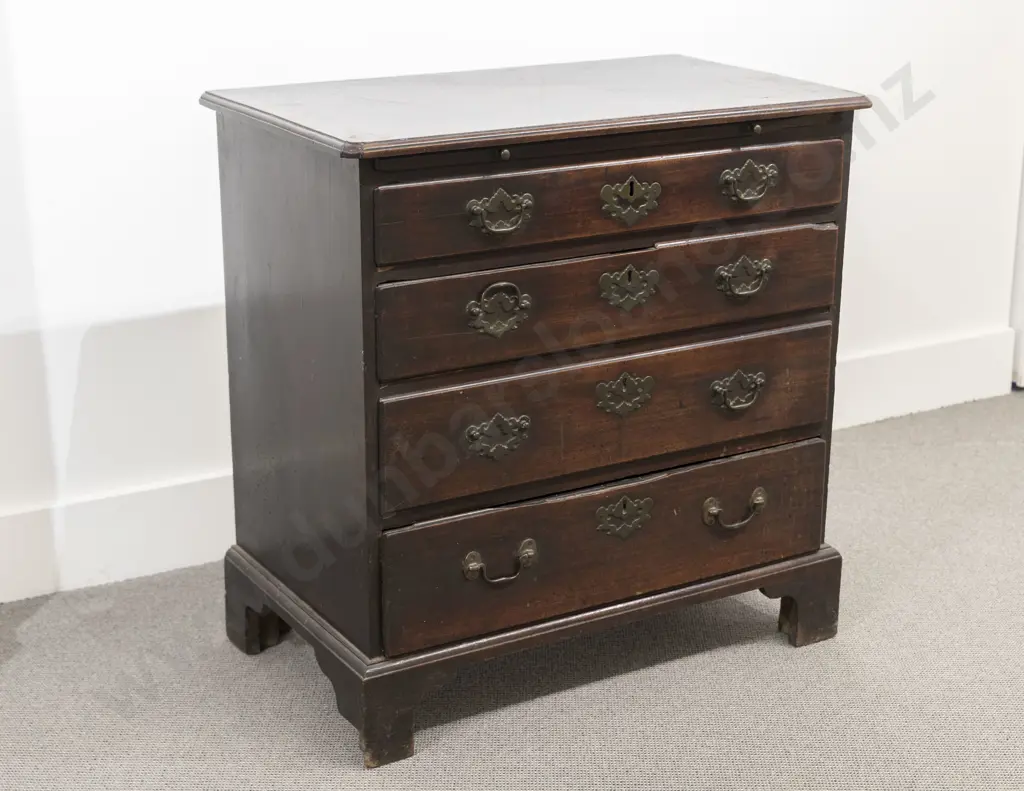 Attractive Geo III Mahogany Bachelor's Chest Image 1++