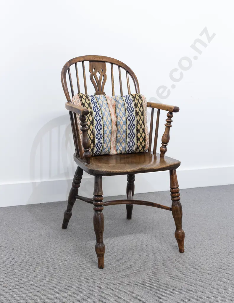Early C19th Elm Windsor Chair Image 1++