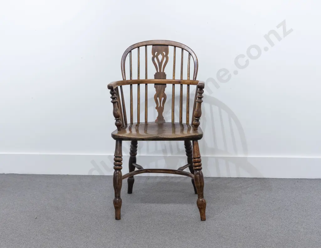 Early C19th Elm Windsor Chair Image 1++