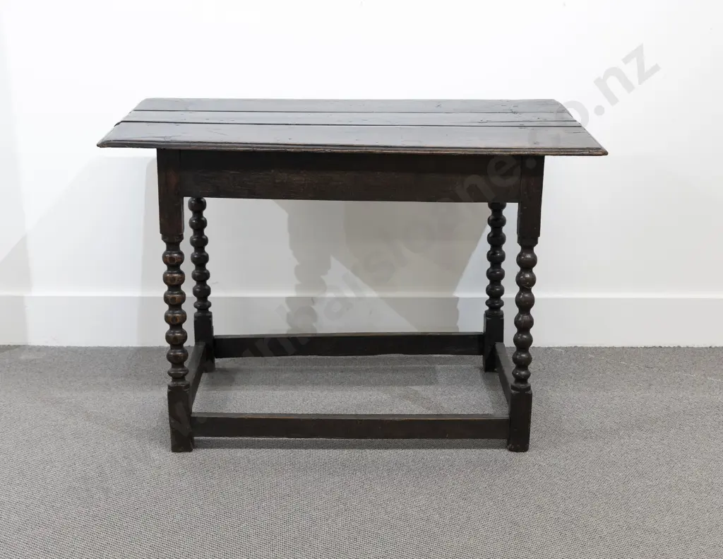 Early C18th Oak Side Table Image 1++