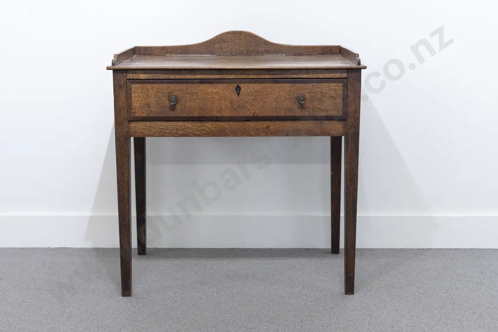 Geo III Oak Side Table Image 1++
