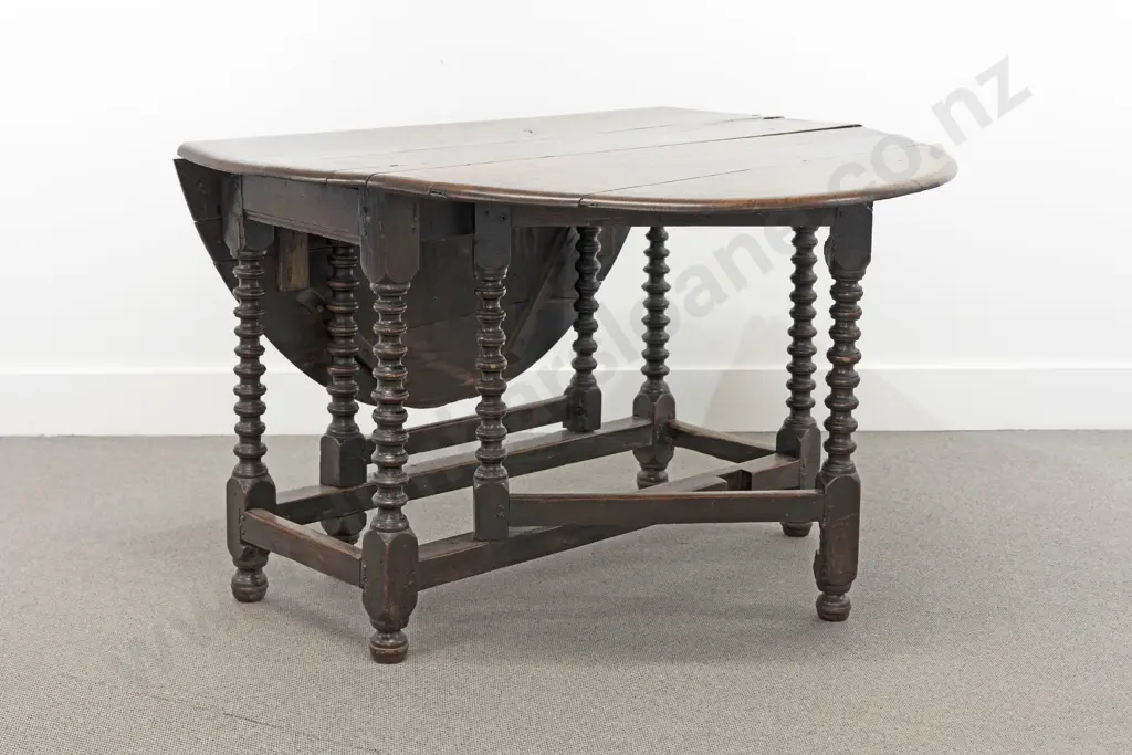 Early C18th Oak Oval Gateleg Dining Table Image 1++