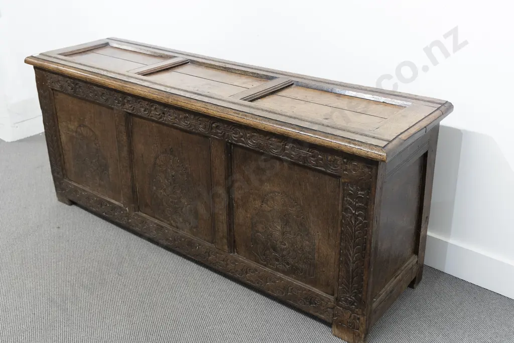 Early C18th Oak Coffer Image 1++