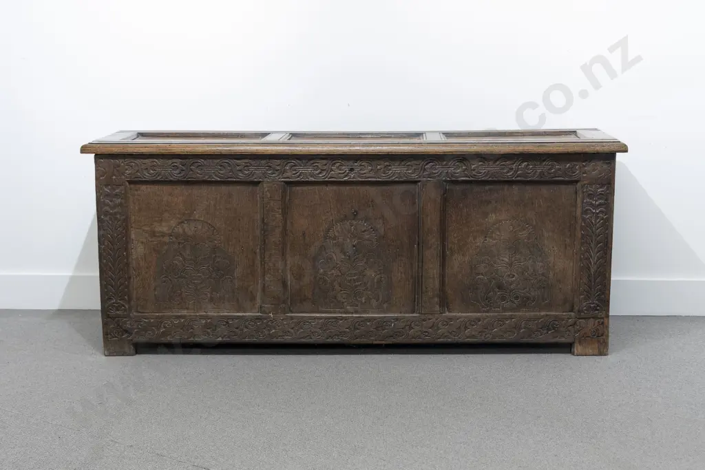 Early C18th Oak Coffer Image 1++
