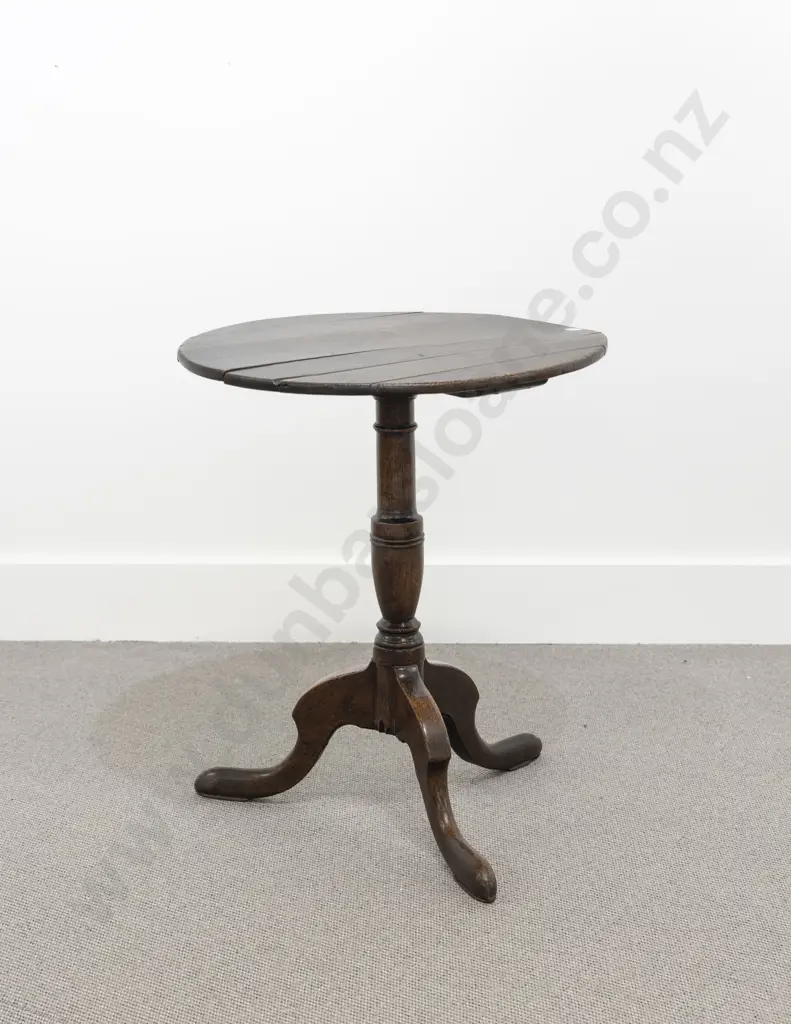 Geo III Oak Circular Wine Table Image 1++