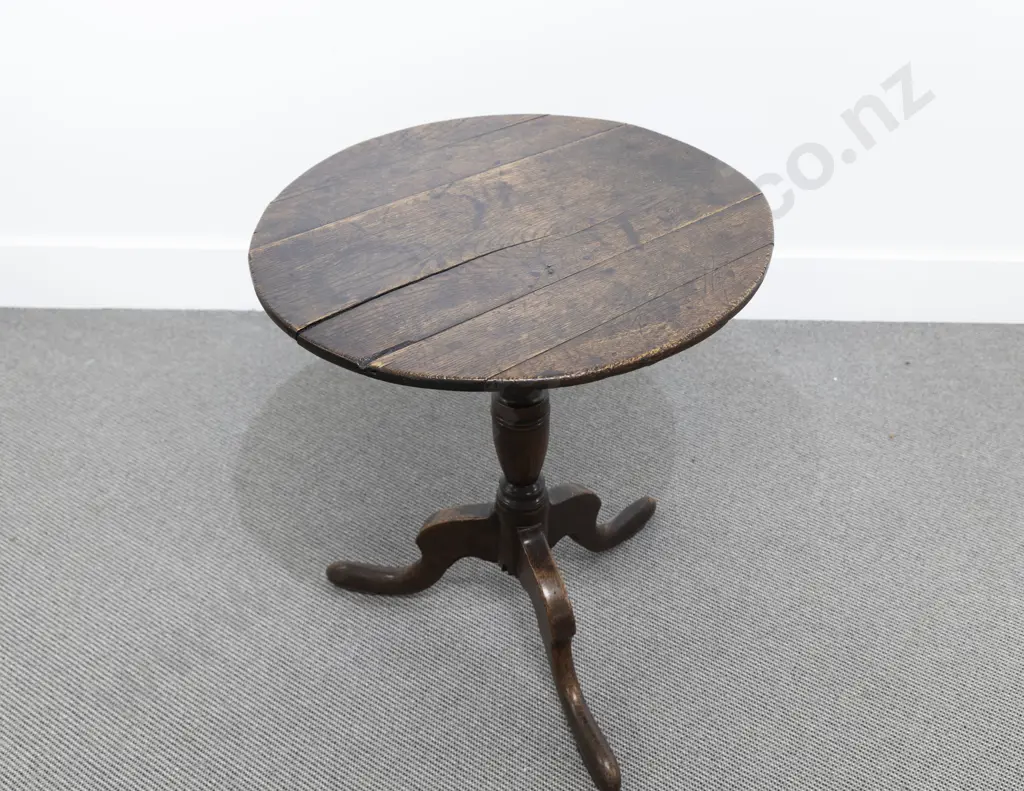Geo III Oak Circular Wine Table Image 1++