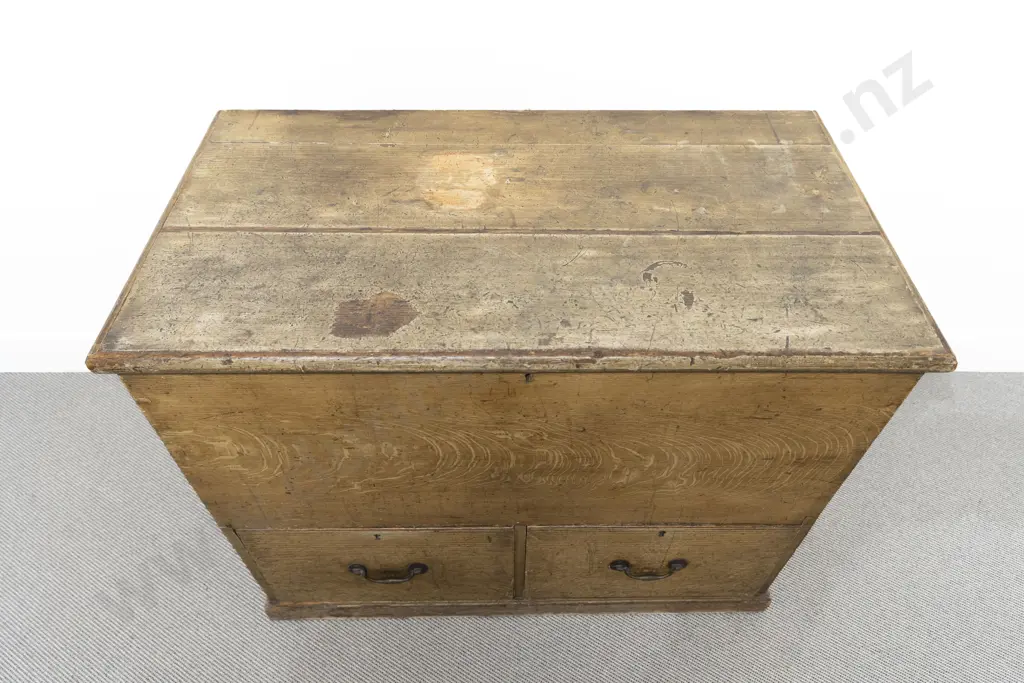 Large Victorian Scumbled Pine Grain Bin Image 1++