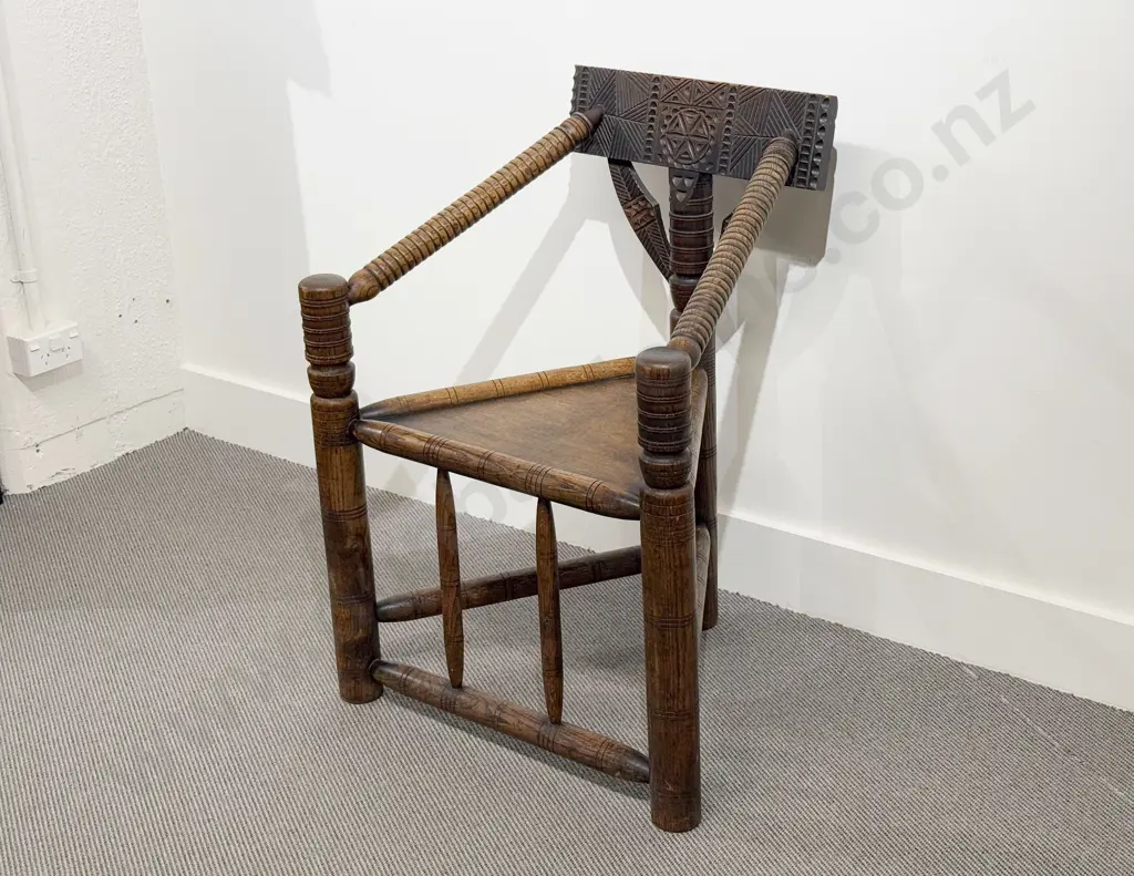 Late C19th - Early C20th Oak Turner's Chair in the Manner or John Starkey Image 1++