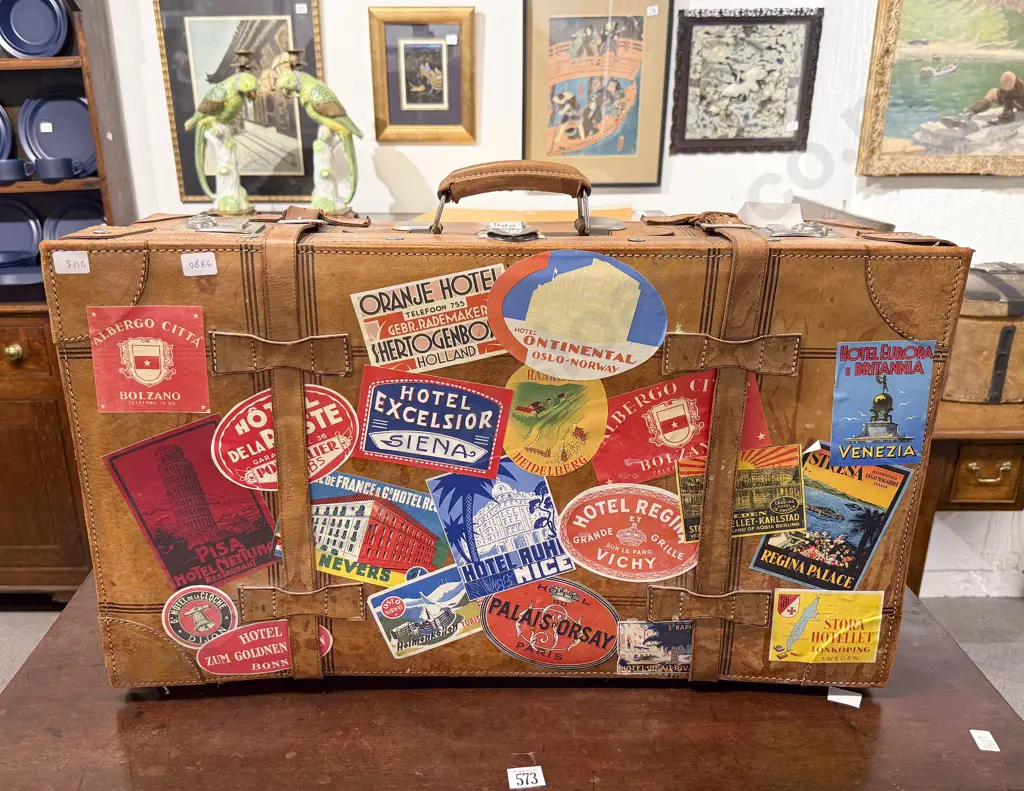 Good Quality Vintage Tan Leather Suitcase Image 1++