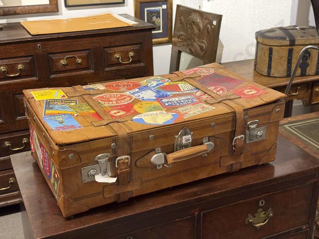 Good Quality Vintage Tan Leather Suitcase Image 1++