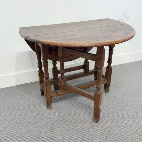 Small Early C18th Oak Oval Gateleg Dining Table