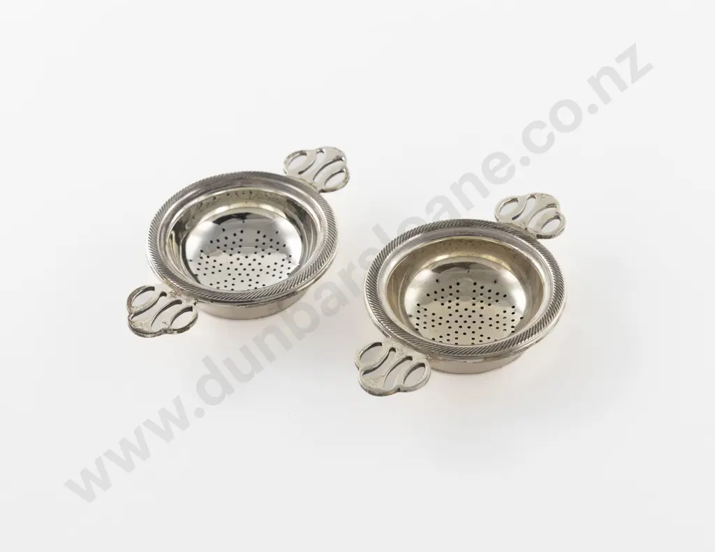 Pair Of Modern Boxed S/S Lemon Squeezers Image 1++