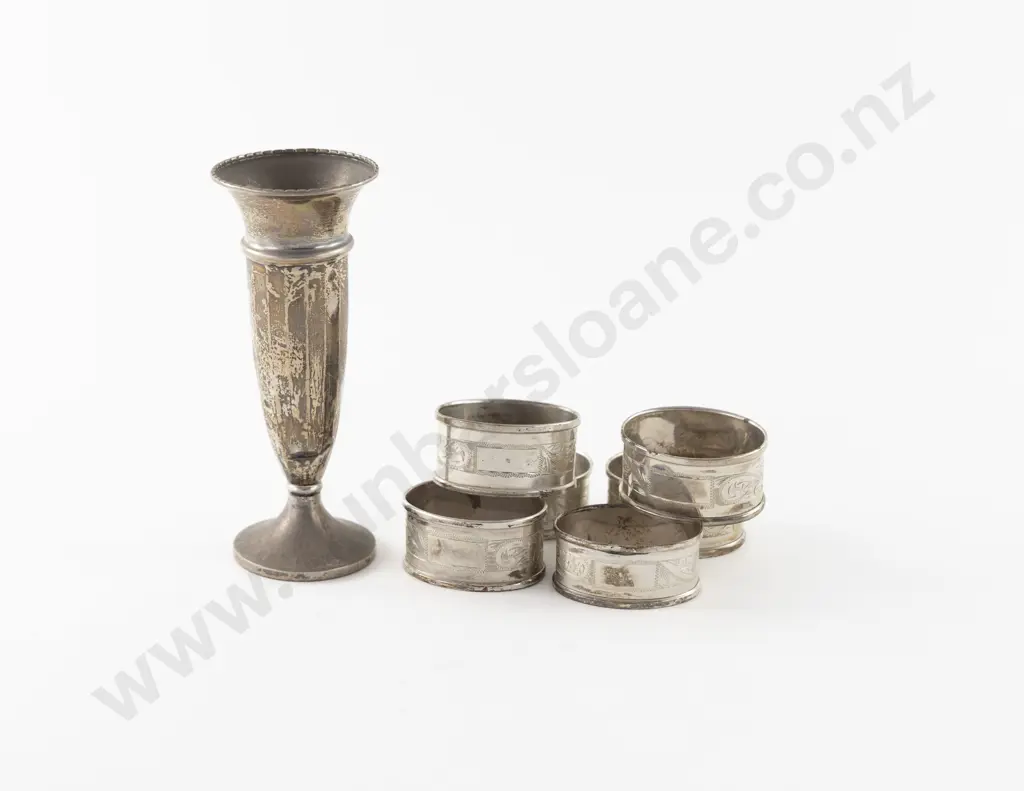QEII S/S Specimen Vase Image 1++