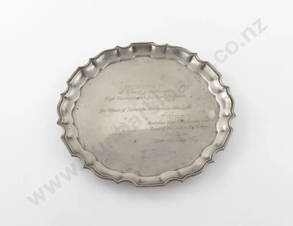 Shaped Circular Salver Stamped SILVER Image 1++