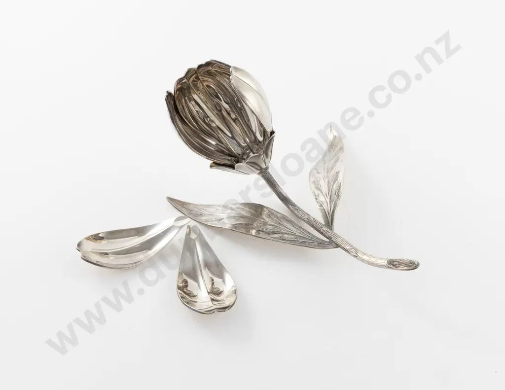 An Interesting Spanish S/P Flower Form Caviar Service Table Centre Image 1++