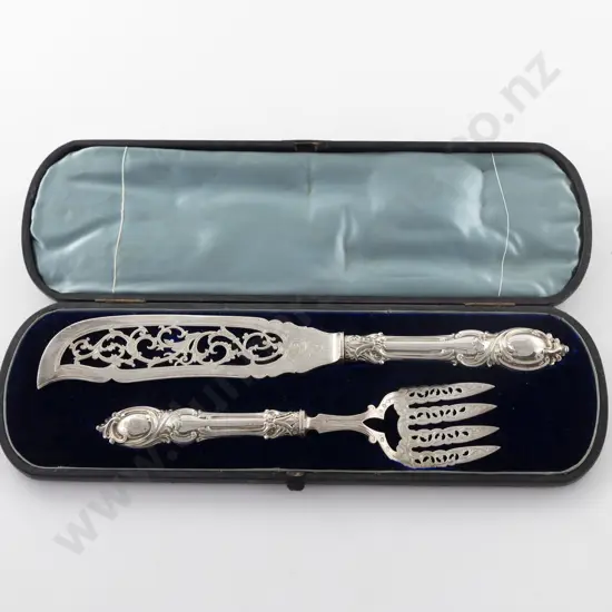 Cased Pair Vict S/S Fish Servers