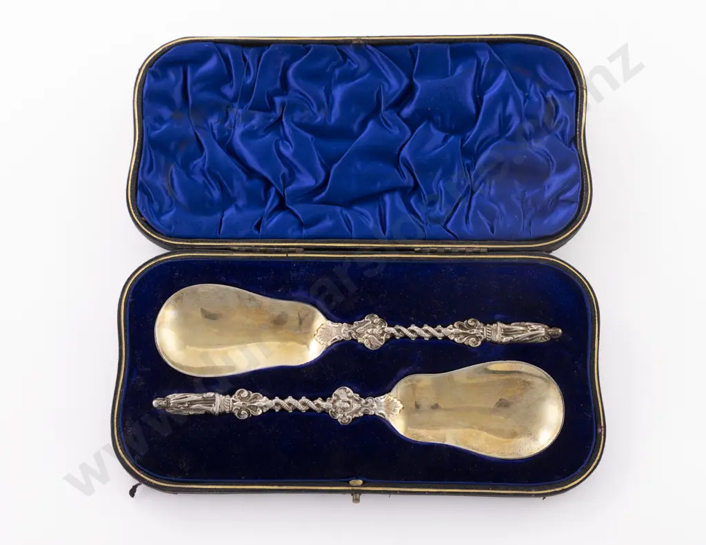 Attractive Cased Pair Of Edw VII S/S Apostle Top Salad Servers Image 1++