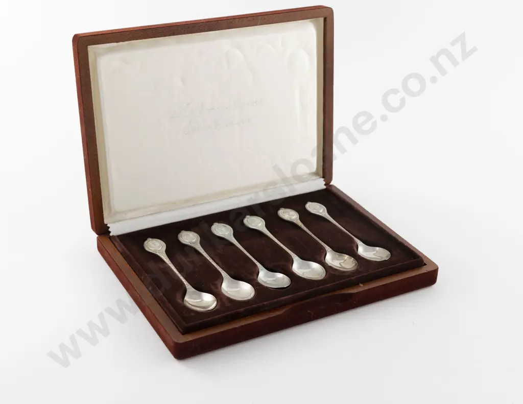 Cased Set Of 6 Sovereign Queens S/S Spoons Image 1++