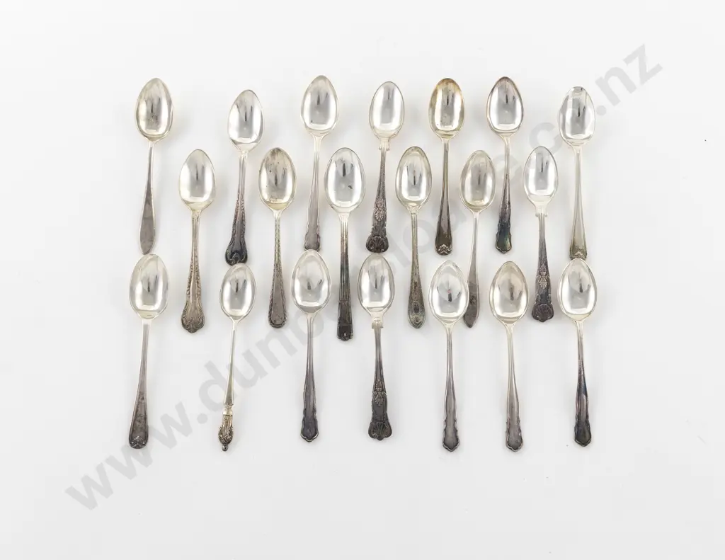 20 Various S/S Tea & Coffee Spoons Image 1++
