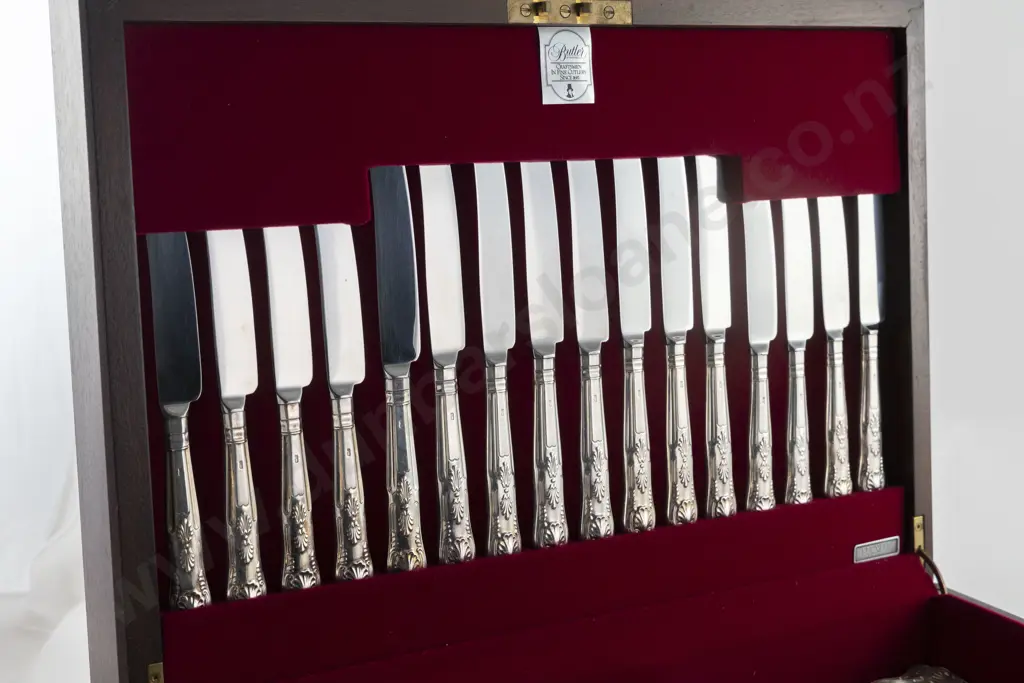 A Fine Quality QEII S/S 60 Piece Canteen Of Kings Pattern Cutlery Image 1++