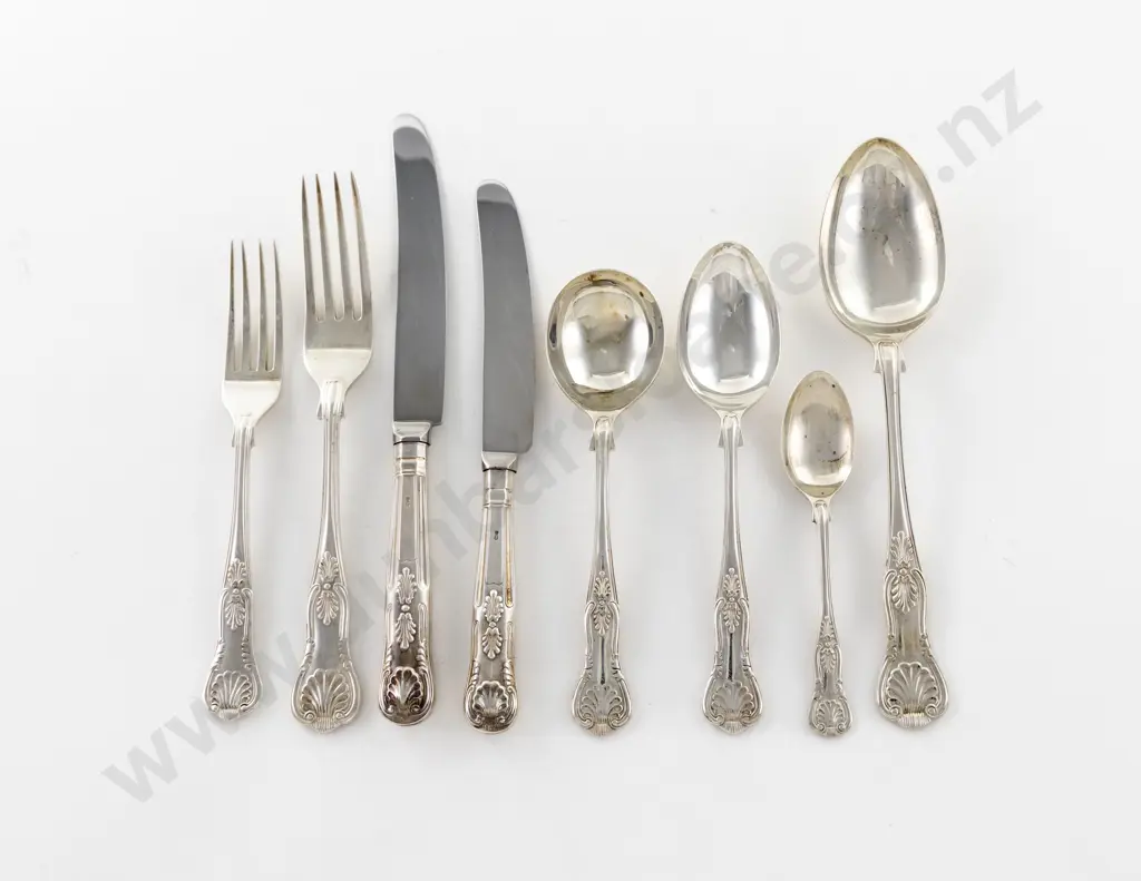 A Fine Quality QEII S/S 60 Piece Canteen Of Kings Pattern Cutlery Image 1++