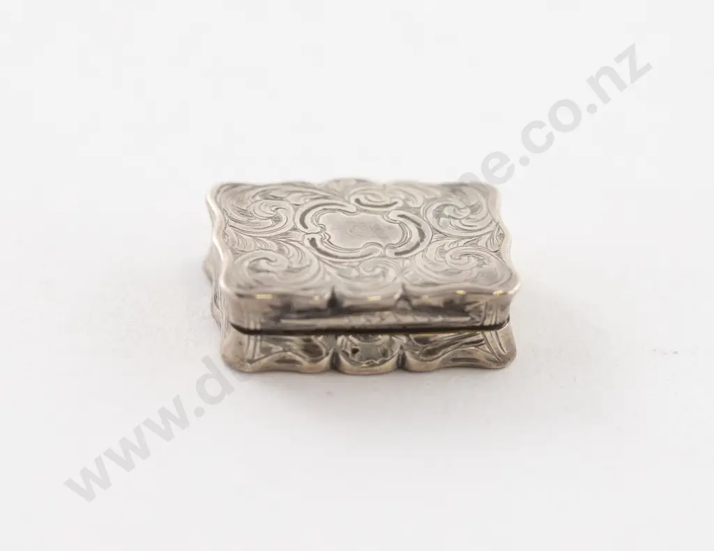 Vict S/S Miniature Vinaigrette with Pierced Grill Image 1++