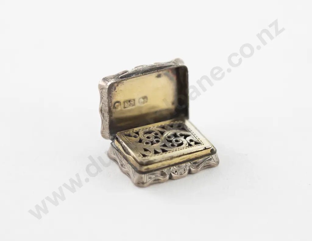 Vict S/S Miniature Vinaigrette with Pierced Grill Image 1++