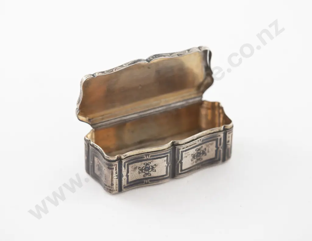 C19th Russian 84 Zolotniks Silver and Niello Table Snuff Box Image 1++