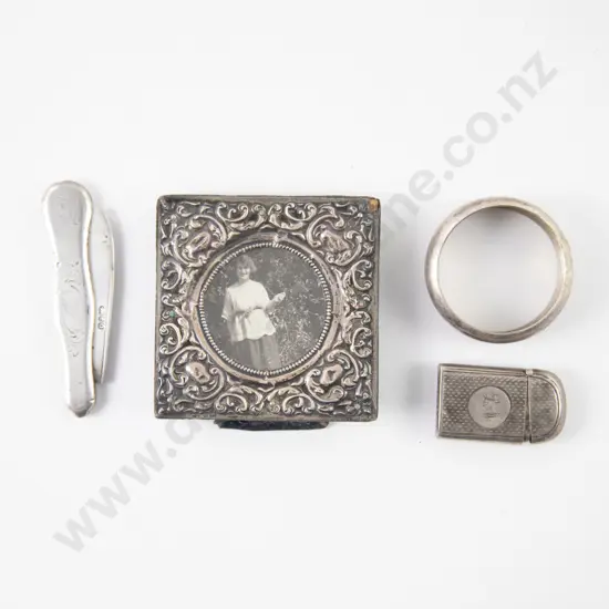 S/S Pocket Knife with Embossed Photo Framed Napkin Ring and Vesta