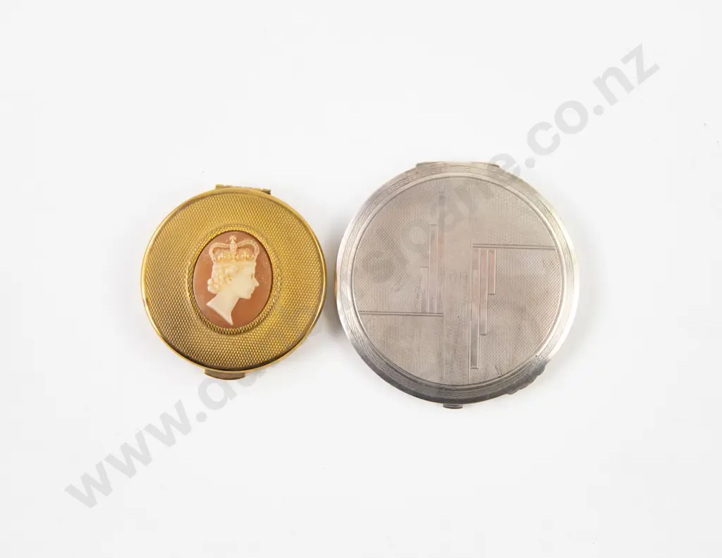 GeoV Art Deco S/S Powder Compact Image 1++