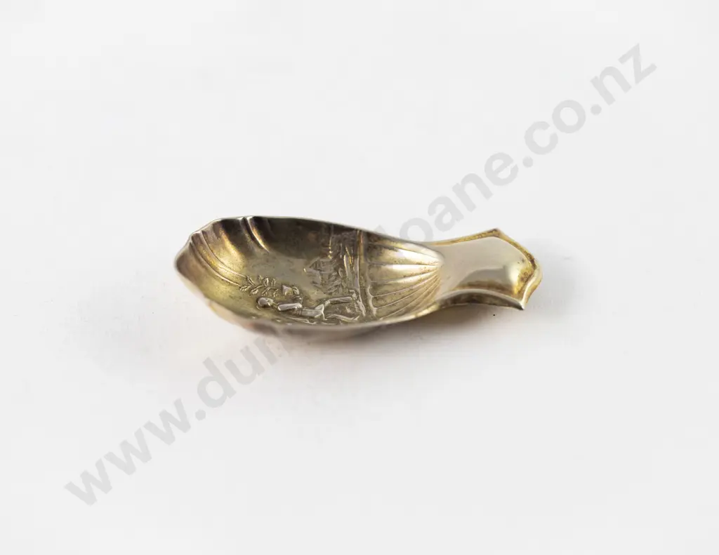 Geo V S/S Chinoiserie Pattern Embossed Bowl Tea Caddy Spoon Image 1++