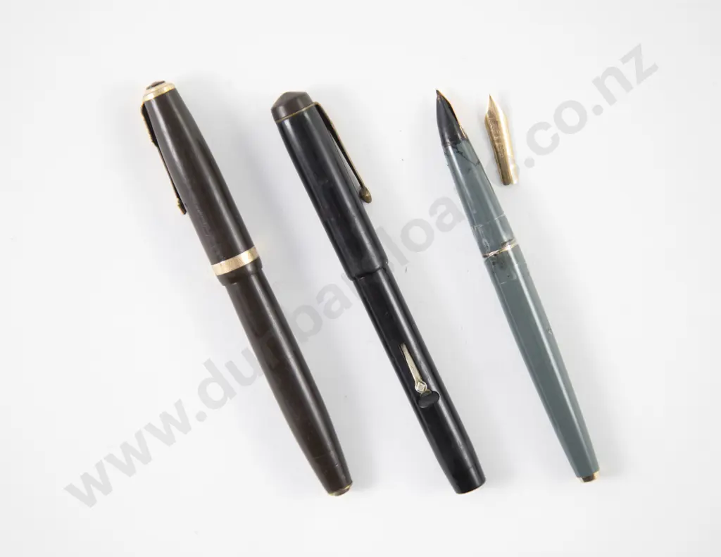 Three Vintage Fountain Pens with 14ct Gold Nibs and Other Nib Image 1++