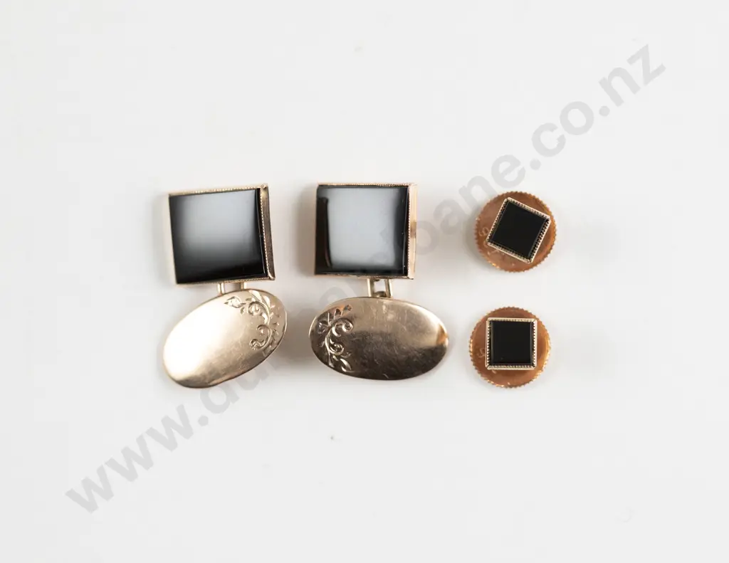 Pair of 9ct and Onyx Cufflinks with Matching Shirt Studs Image 1++