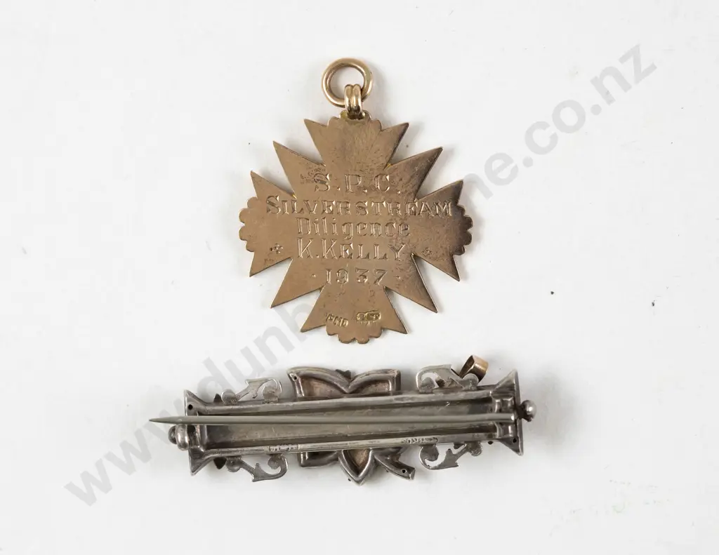 NZ 9ct Gold S.P.C Medal Image 1++