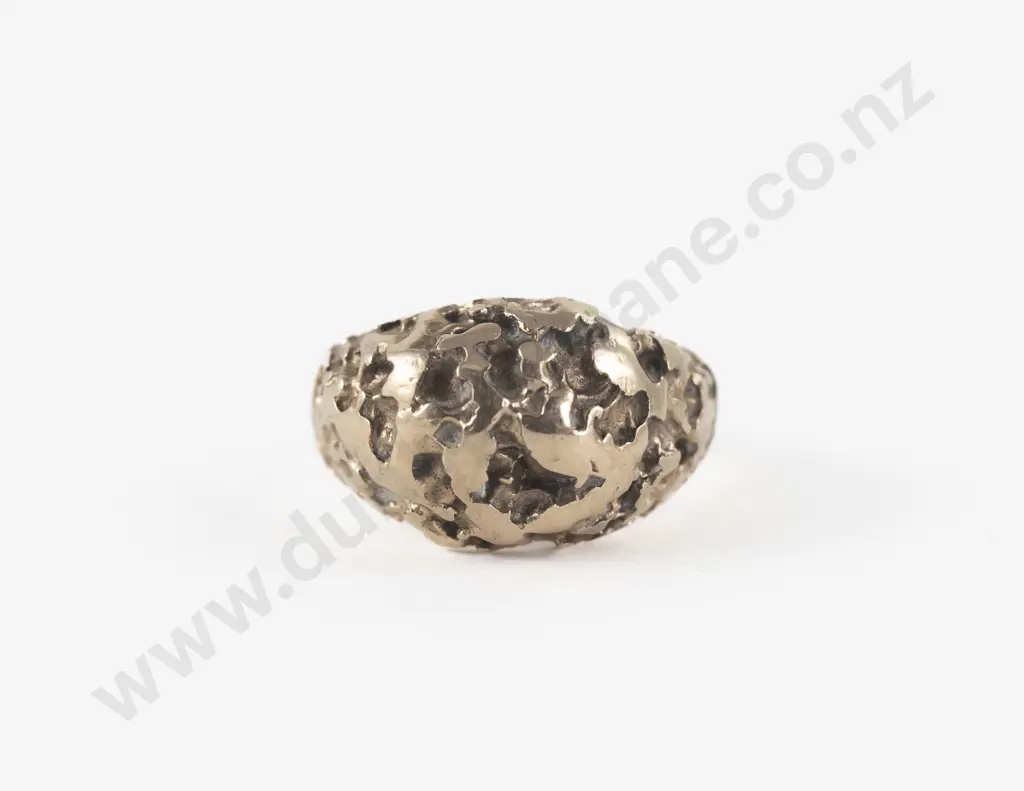 9ct Fancy Domed Band Ring Image 1++