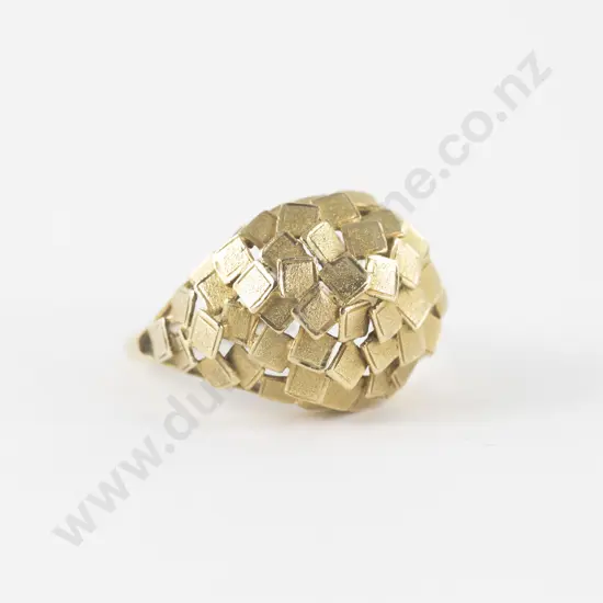 9ct Fancy Domed Band Ring