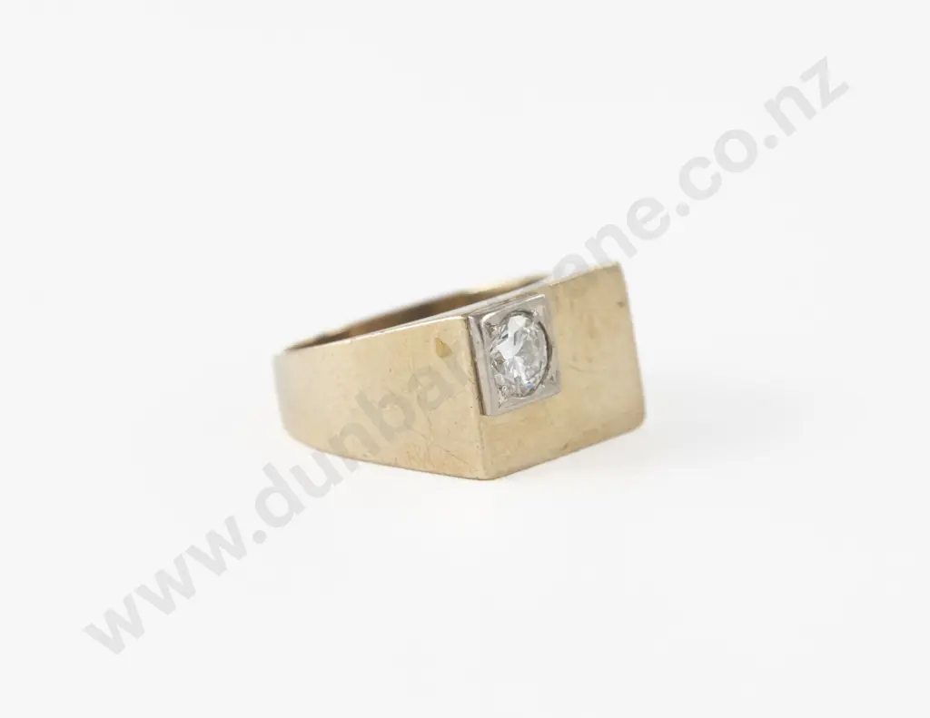 9ct Solitaire Diamond Gents Signet Ring Image 1++