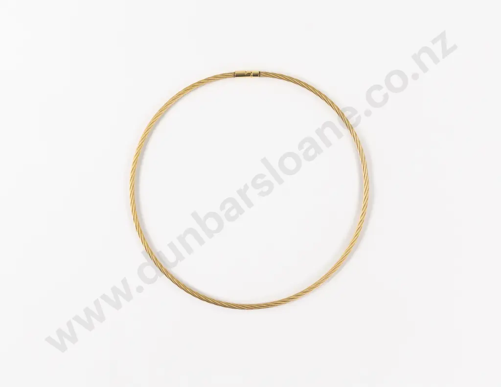 18ct Omega Wire Twist Pattern Necklace Image 1++