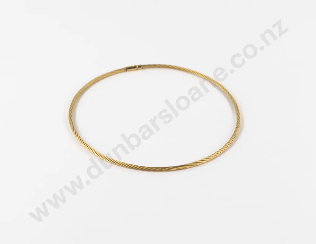 18ct Omega Wire Twist Pattern Necklace Image 1++
