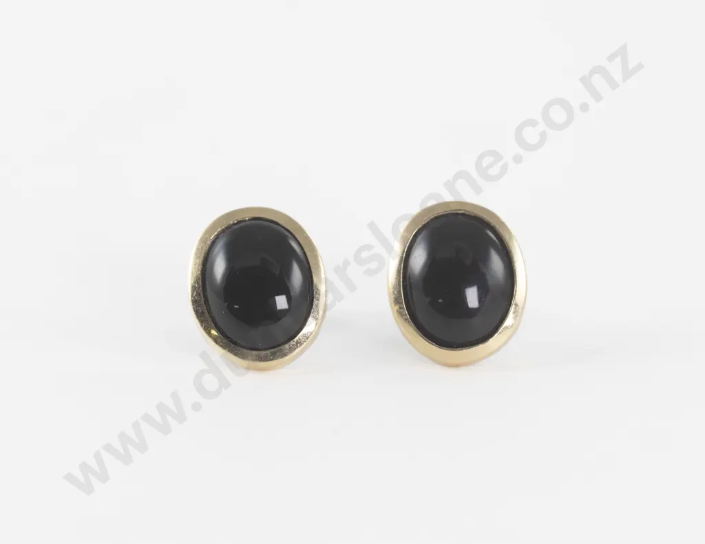 Pair 14ct Framed Onyx Stud Earrings Image 1++